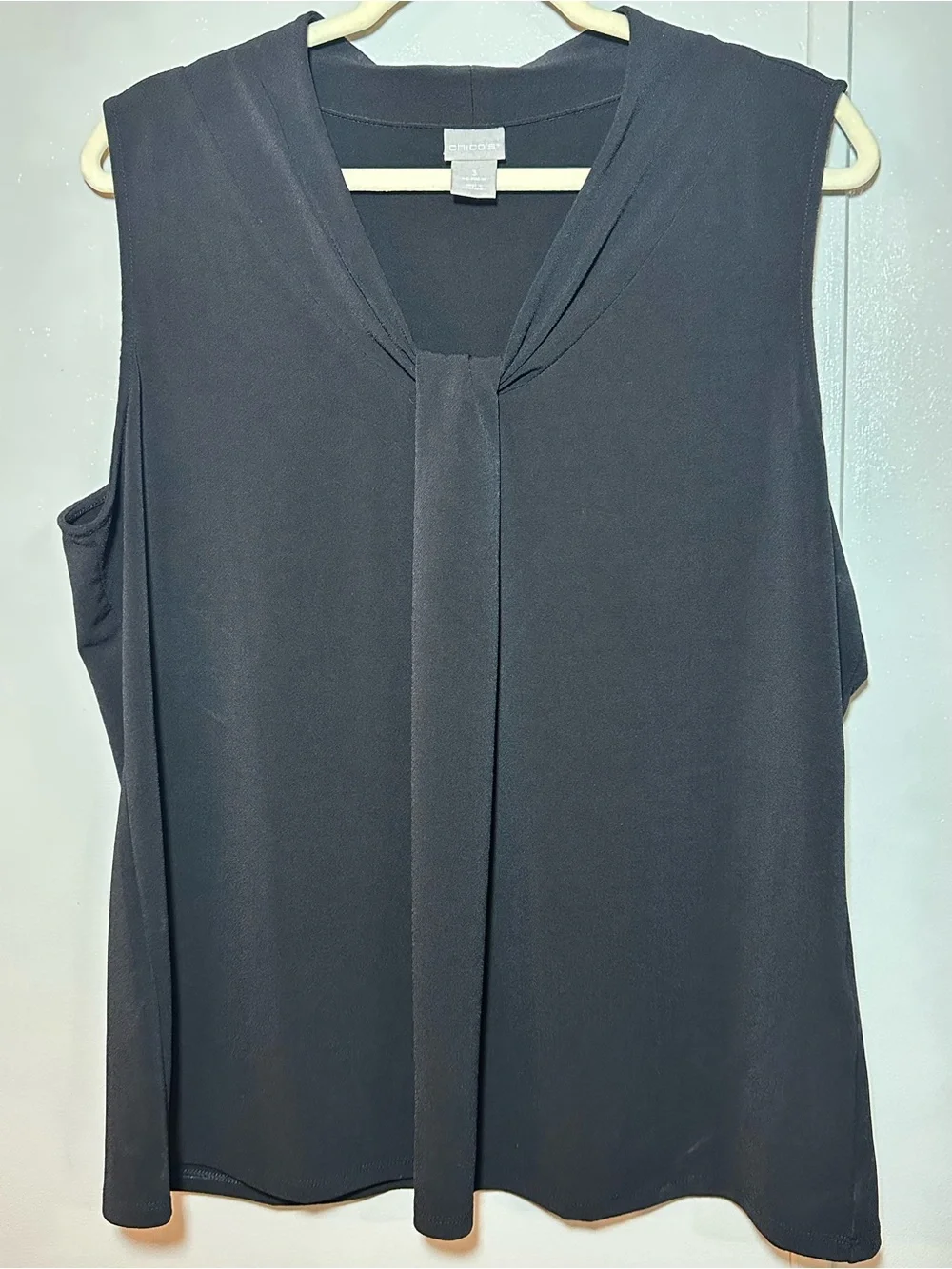 Chico’s Black Sleeveless V-Neck Pleat Front Top XL Office
